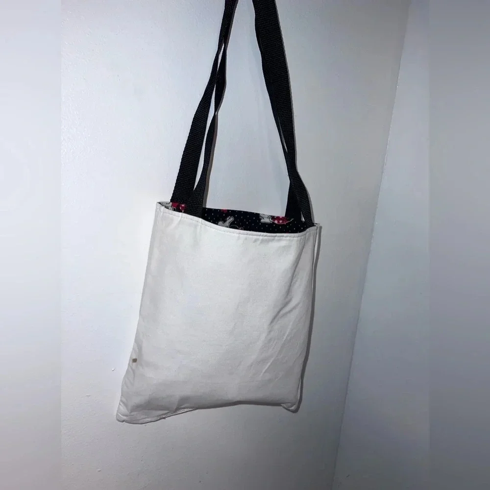 Children’s tote Minnie Mouse print, with two outer pockets, one zip pouch pocket